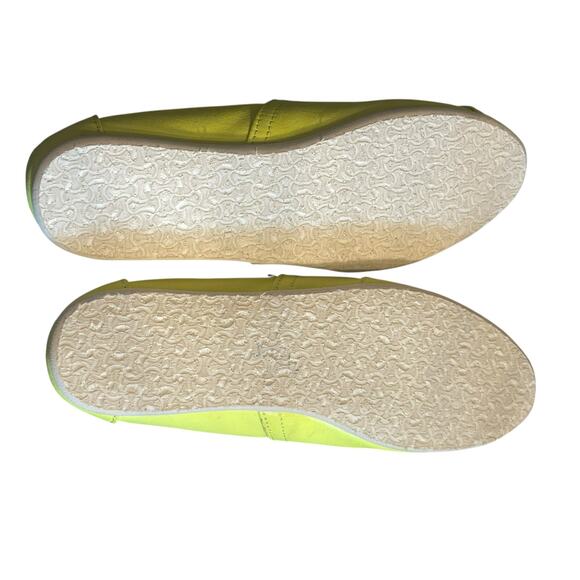 NWT Women's Toms Neon Yellow Slip On Canvas Shoes Size 7 - Picture 11 of 12